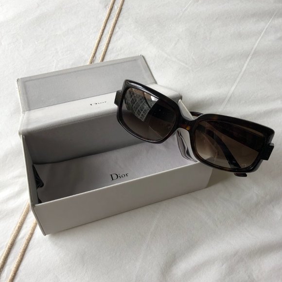 Authentic DIOR Vintage Tortoiseshell Sunglasses - Picture 2 of 8